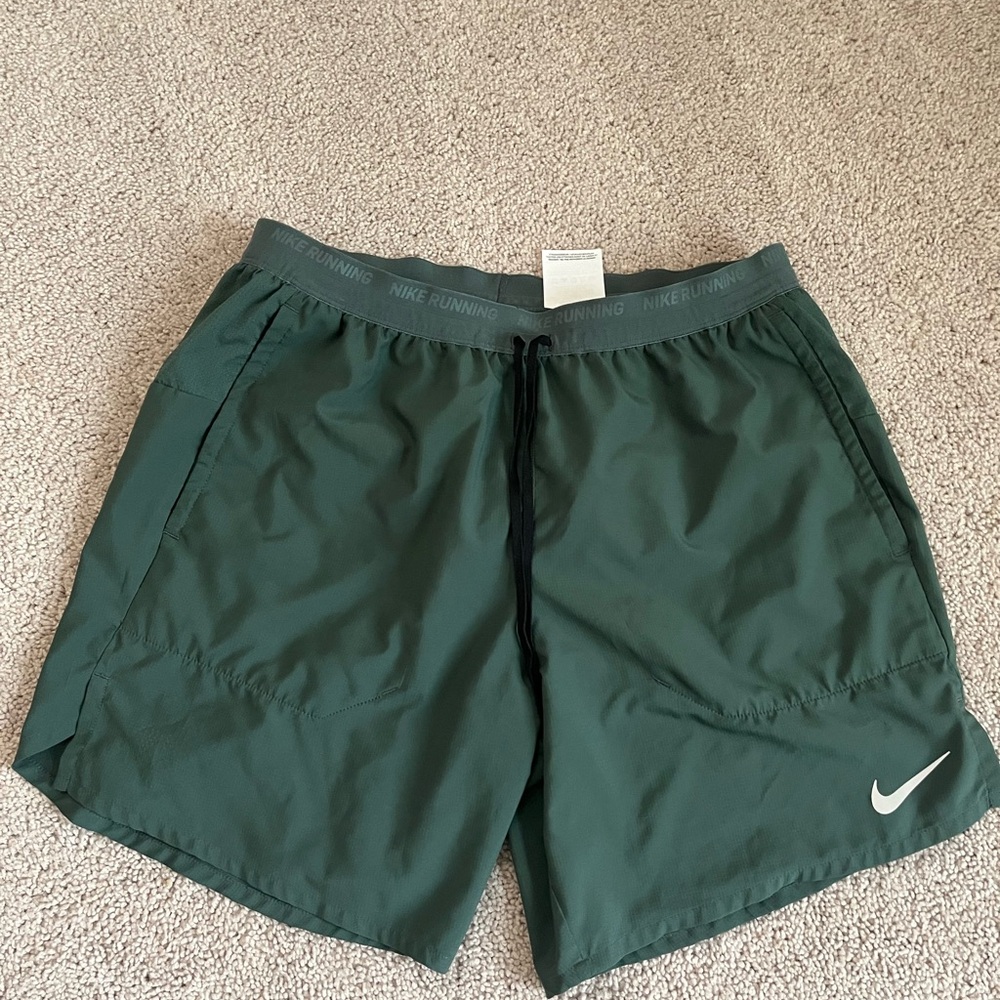 Nike Green Athletic Shorts Lightweight Elastic Waist